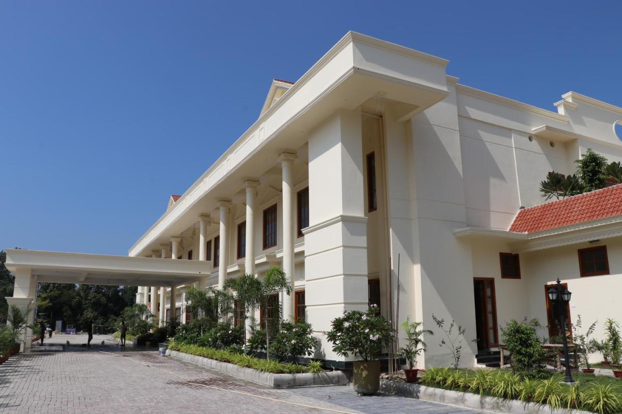 Royale De' Casa Resort Kaziranga Bagian luar foto