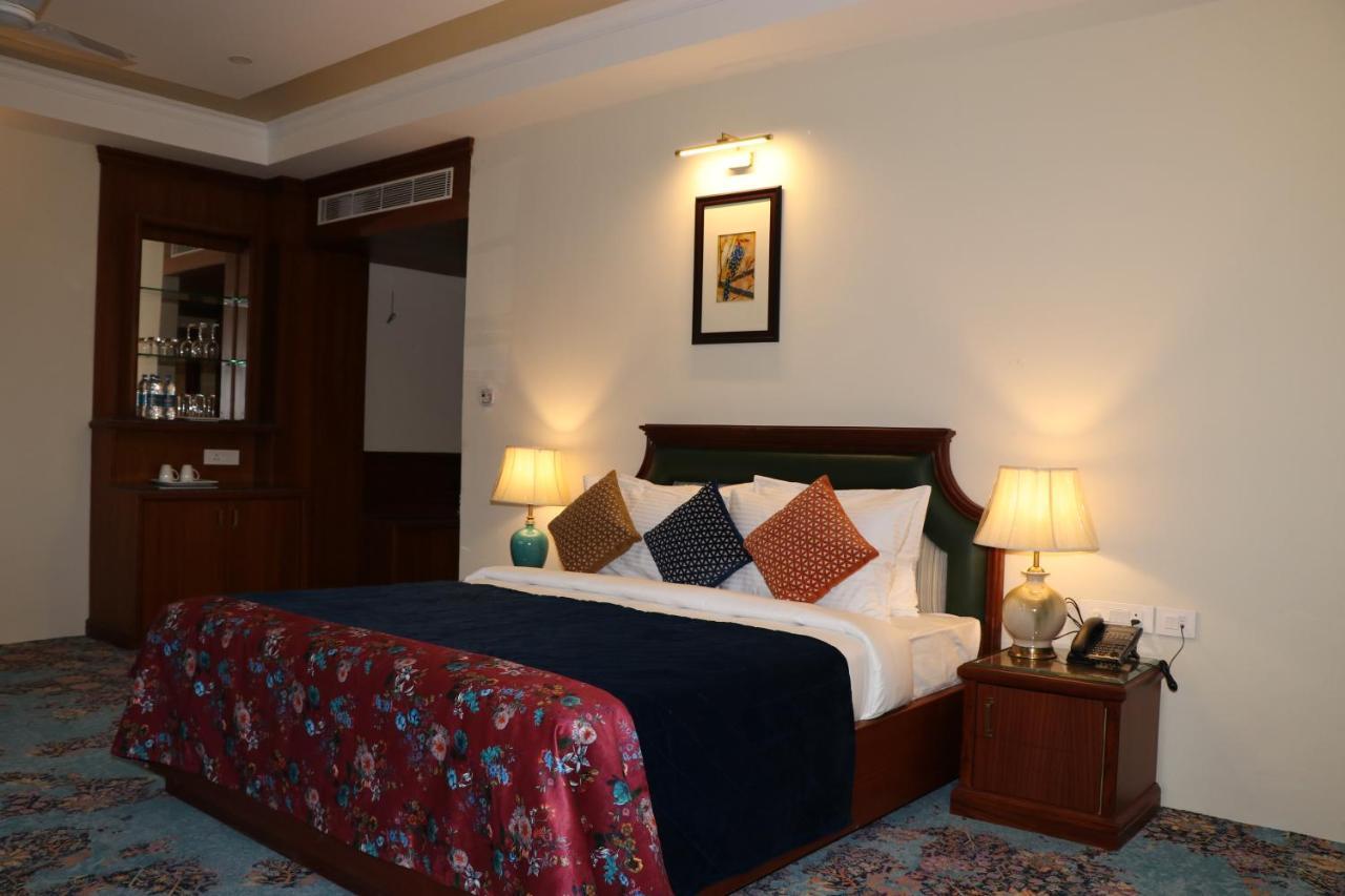 Royale De' Casa Resort Kaziranga Bagian luar foto