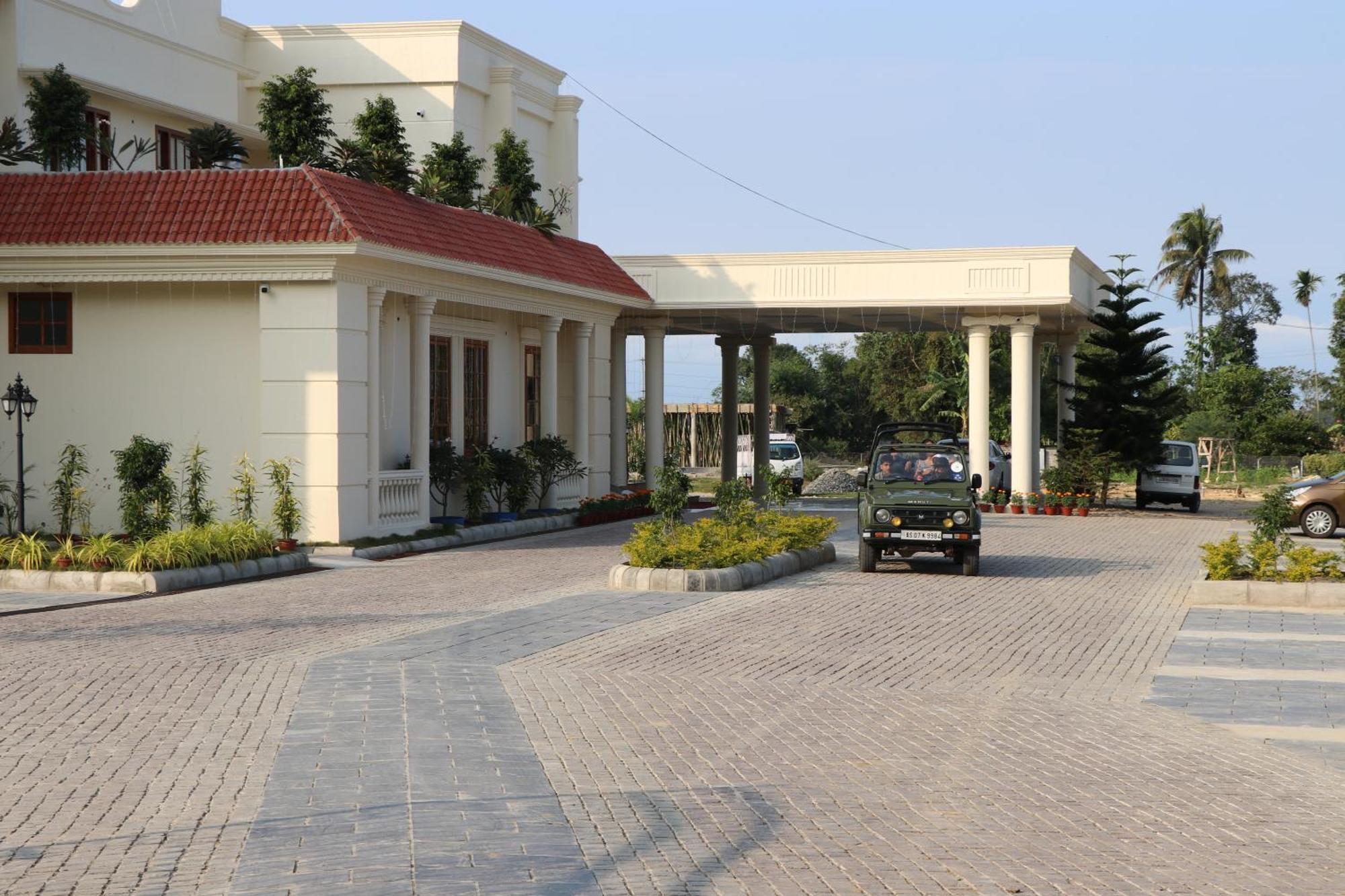 Royale De' Casa Resort Kaziranga Bagian luar foto