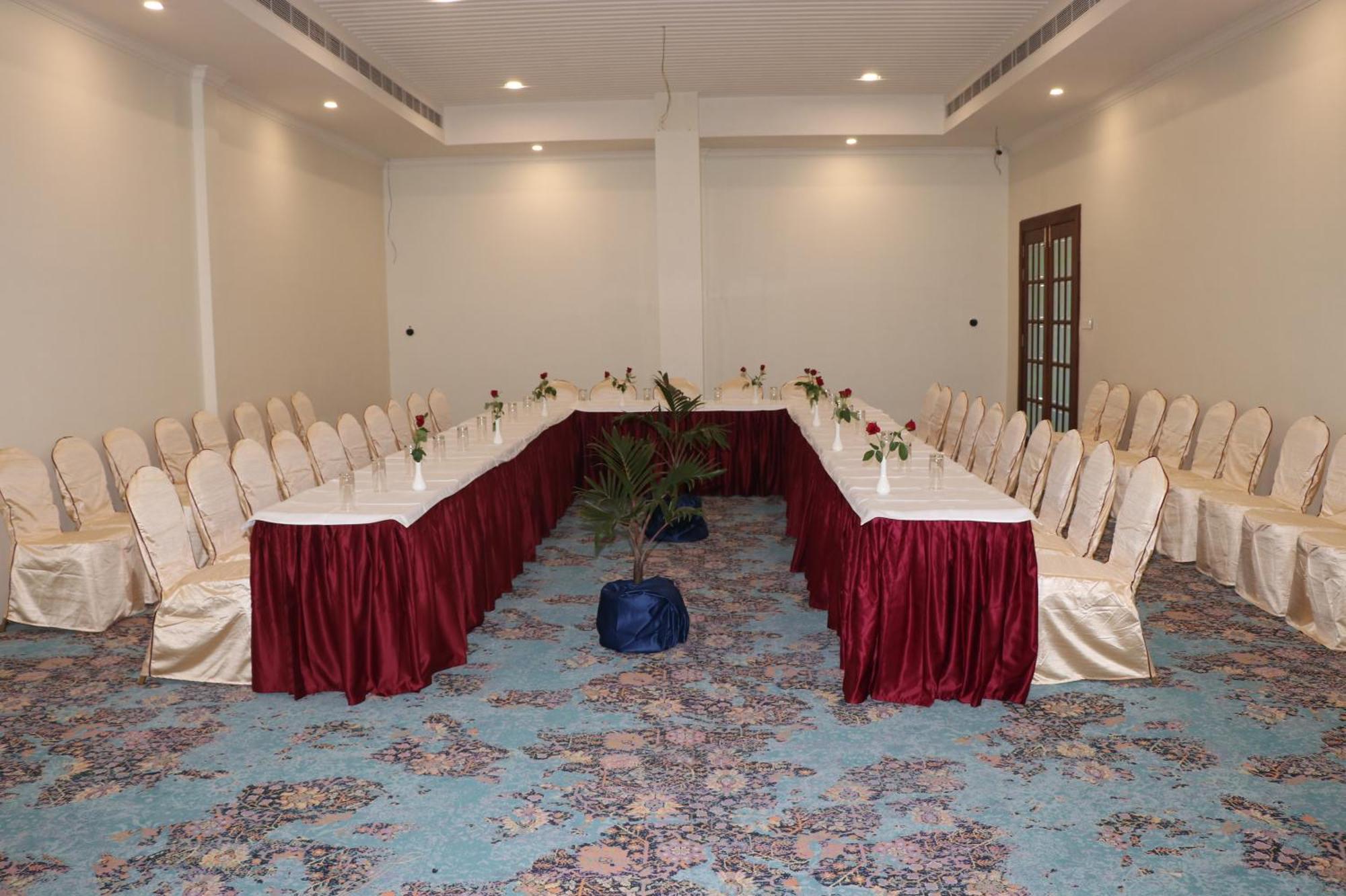 Royale De' Casa Resort Kaziranga Bagian luar foto