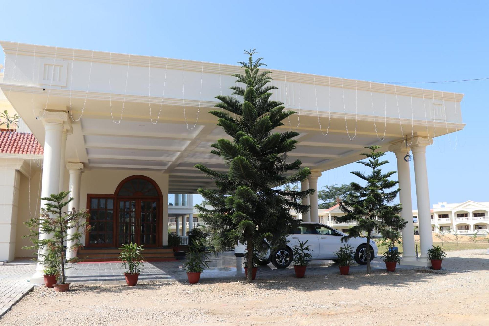 Royale De' Casa Resort Kaziranga Bagian luar foto