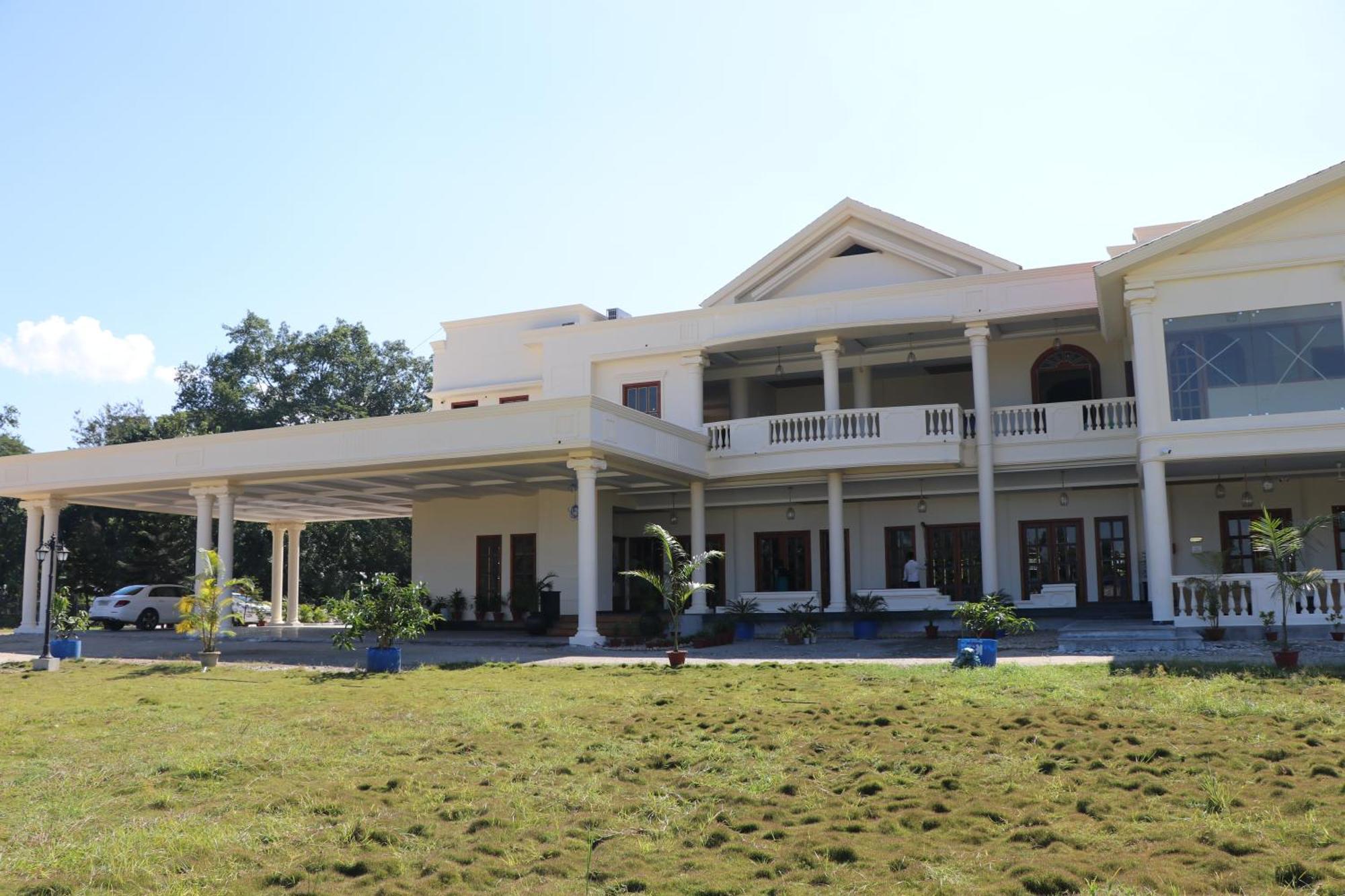 Royale De' Casa Resort Kaziranga Bagian luar foto