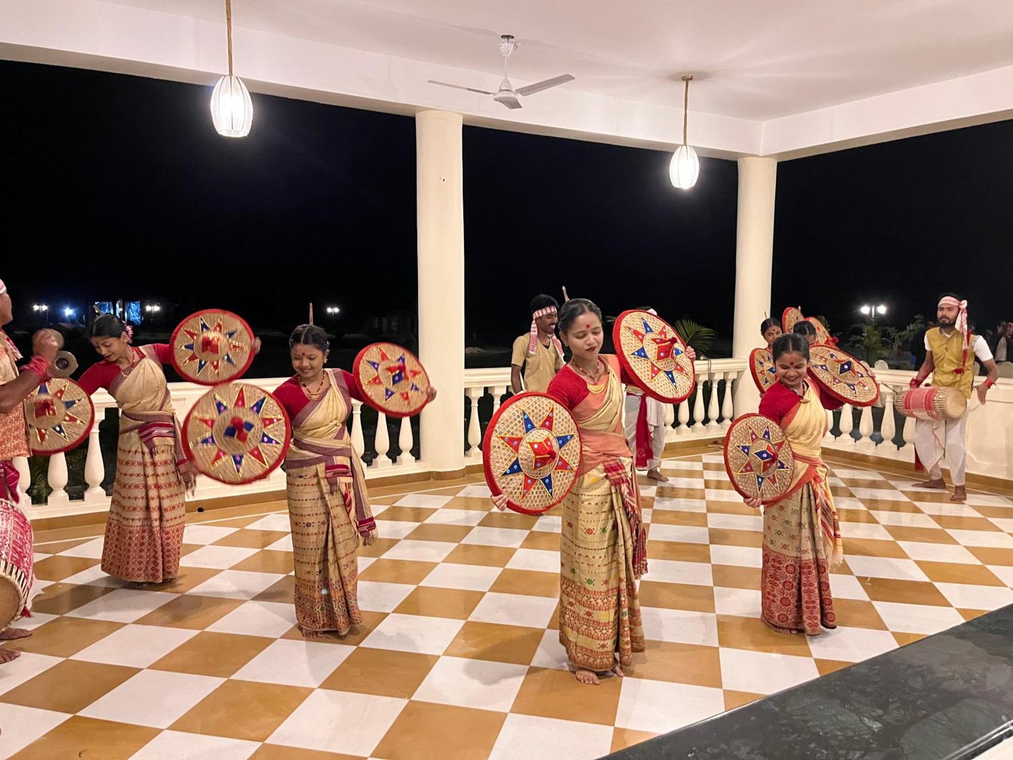 Royale De' Casa Resort Kaziranga Bagian luar foto
