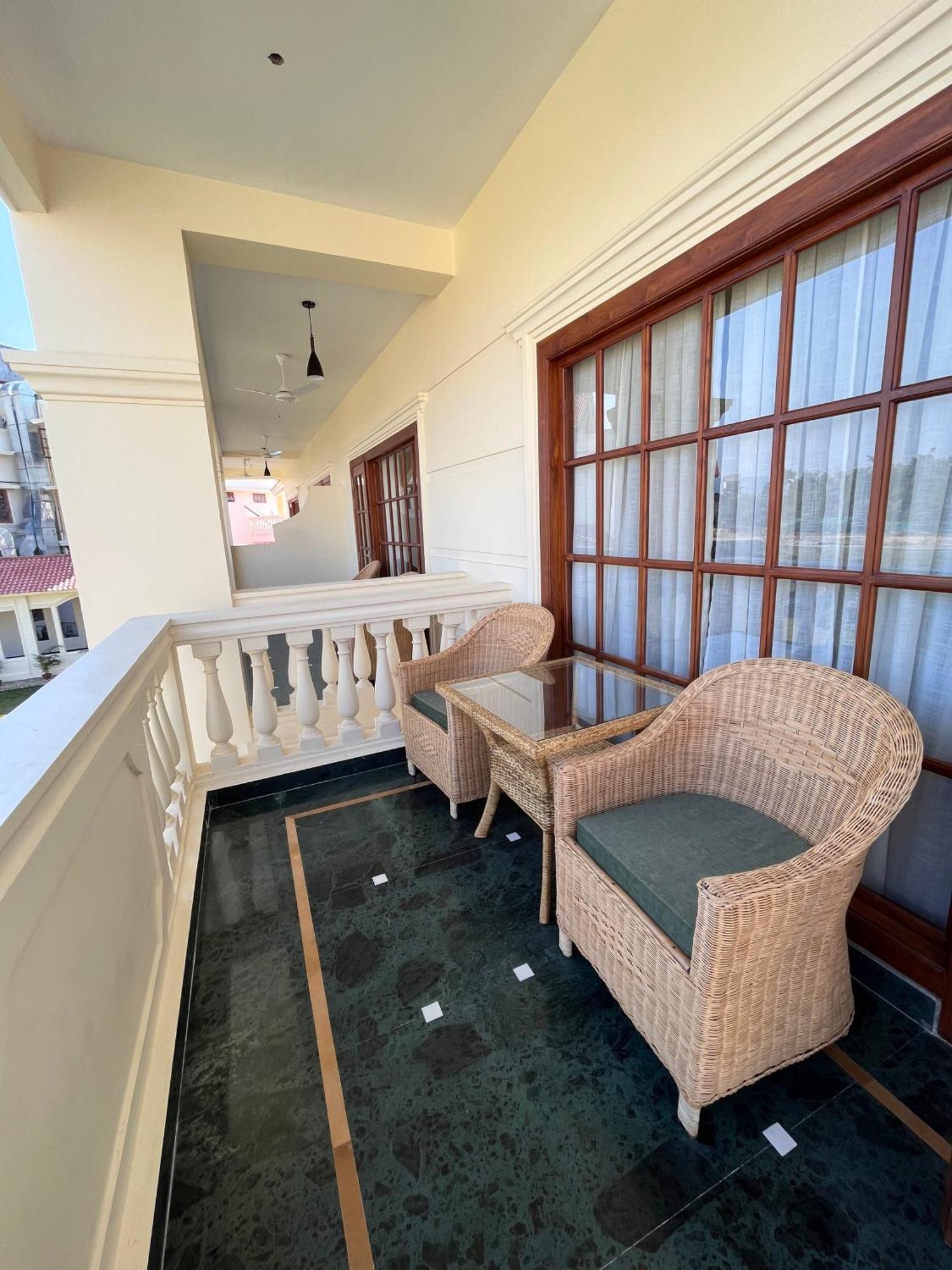 Royale De' Casa Resort Kaziranga Bagian luar foto