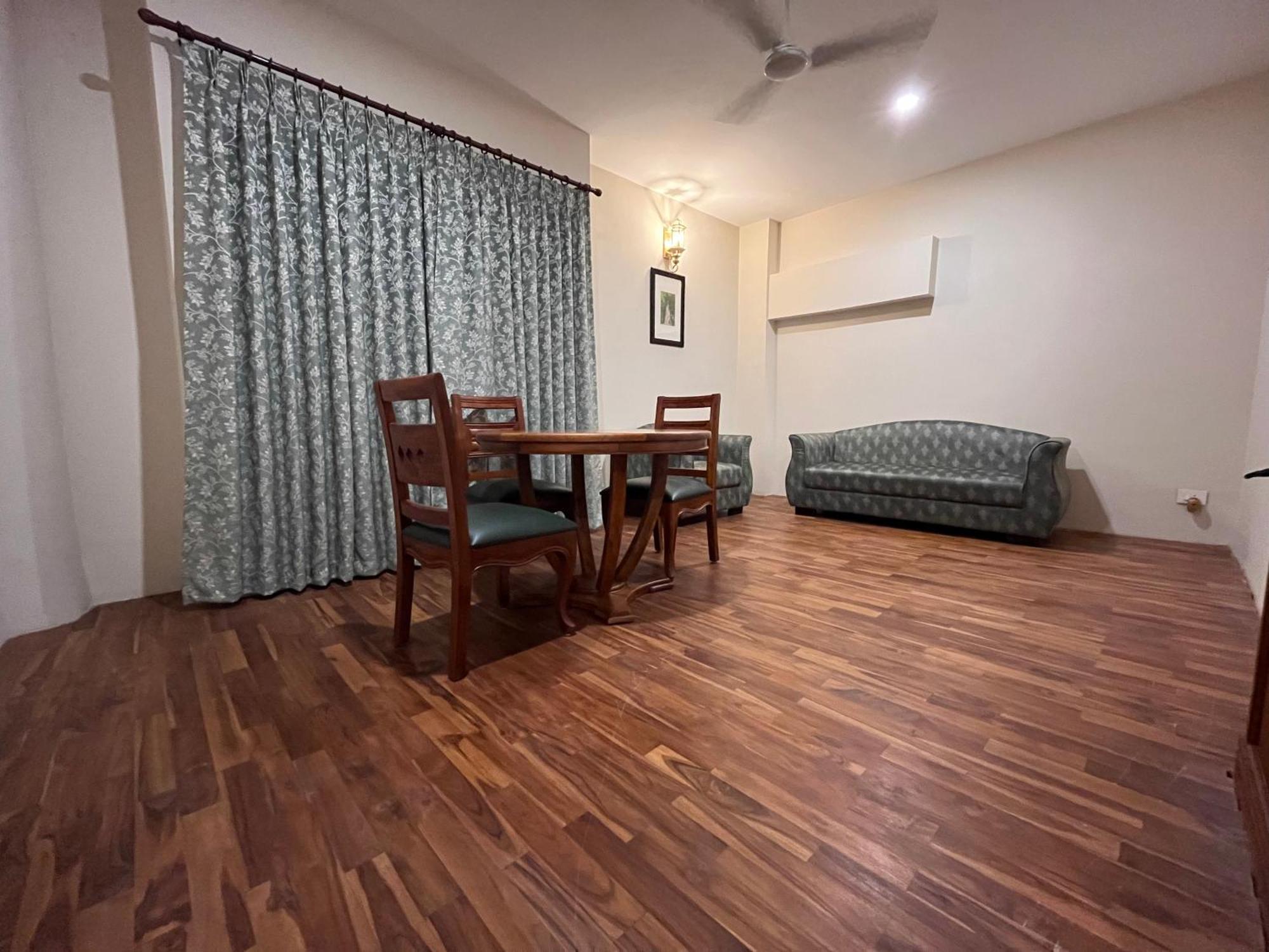 Royale De' Casa Resort Kaziranga Bagian luar foto